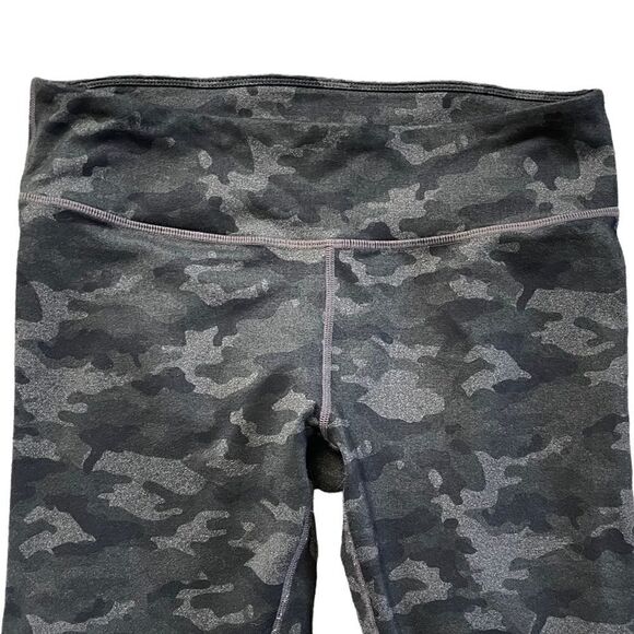 Powerhold by Fabletics Define Camouflage legging size small - Picture 3 of 6
